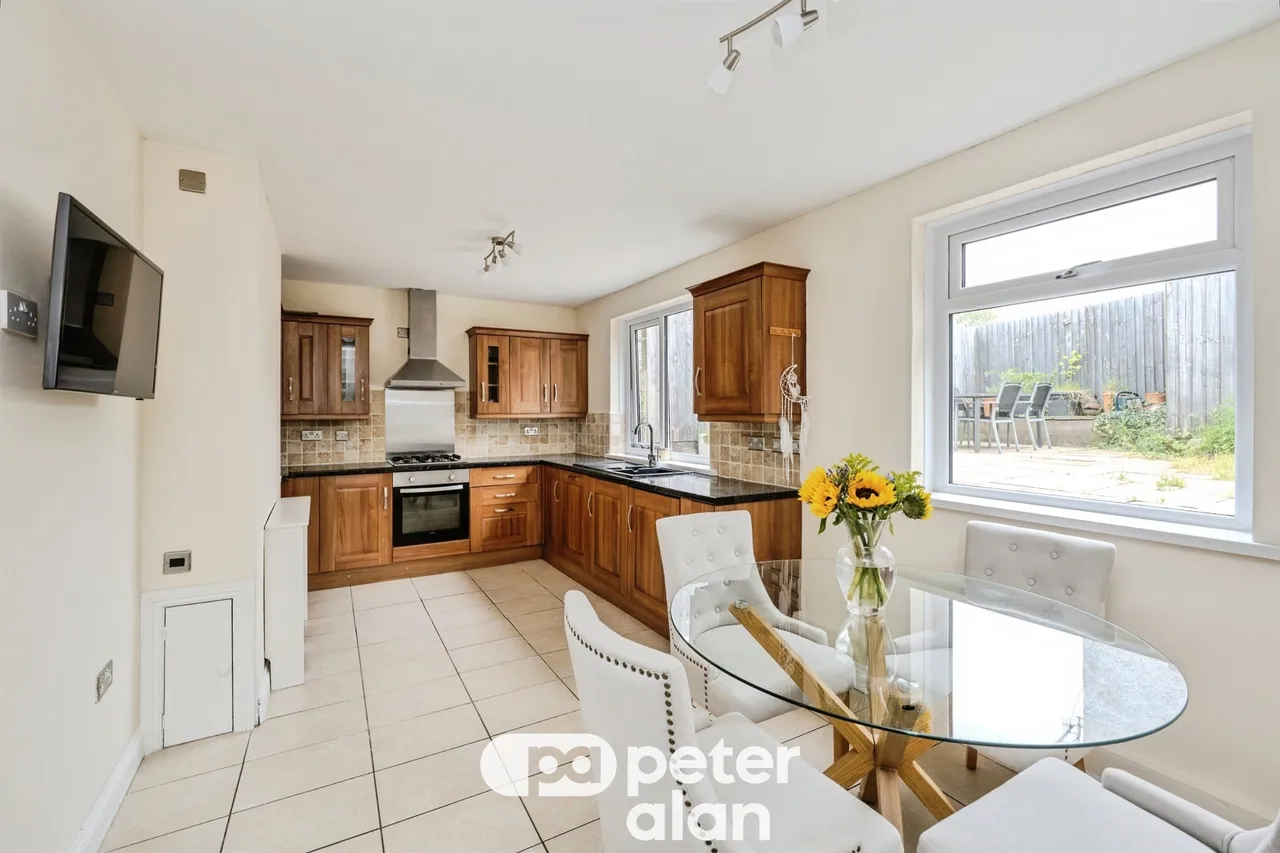 Caederwen Road, Neath, SA11, photo 2