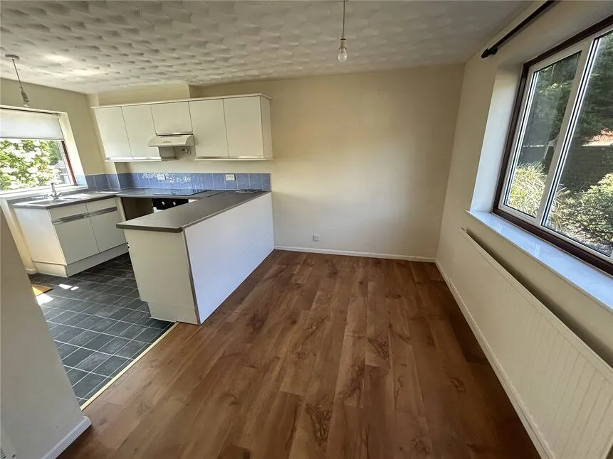 Pines Road, Bitton, BS30, photo 8
