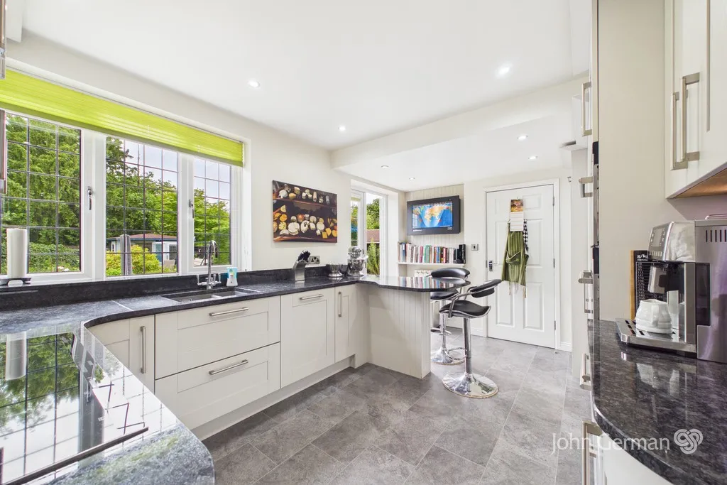 Chestnut Avenue, Mickleover, photo 3