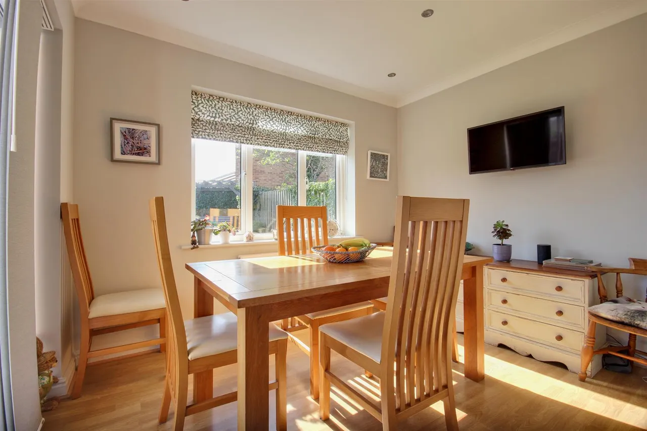 Hambling Drive, Beverley, photo 7