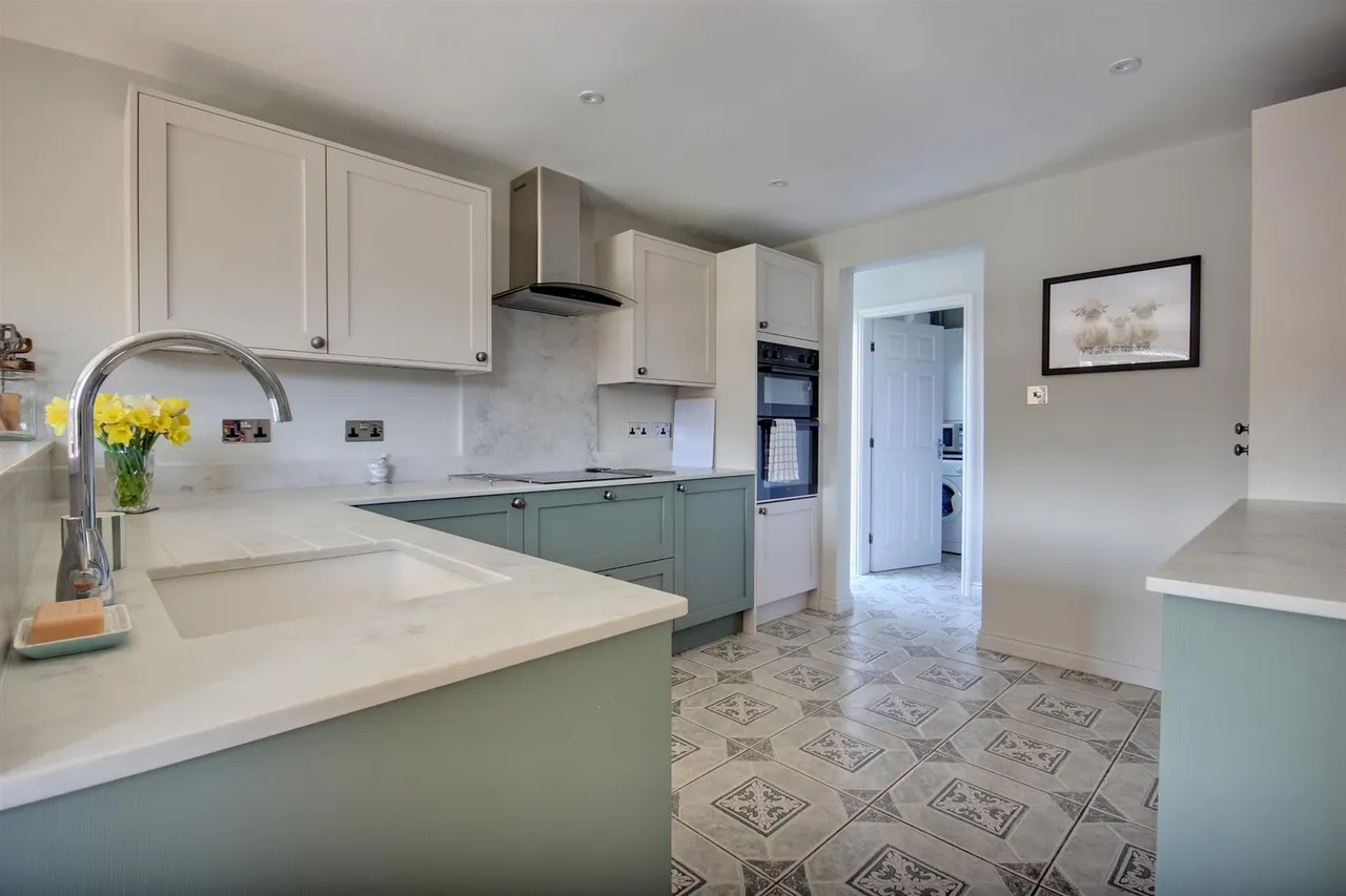 Hambling Drive, Beverley, photo 6