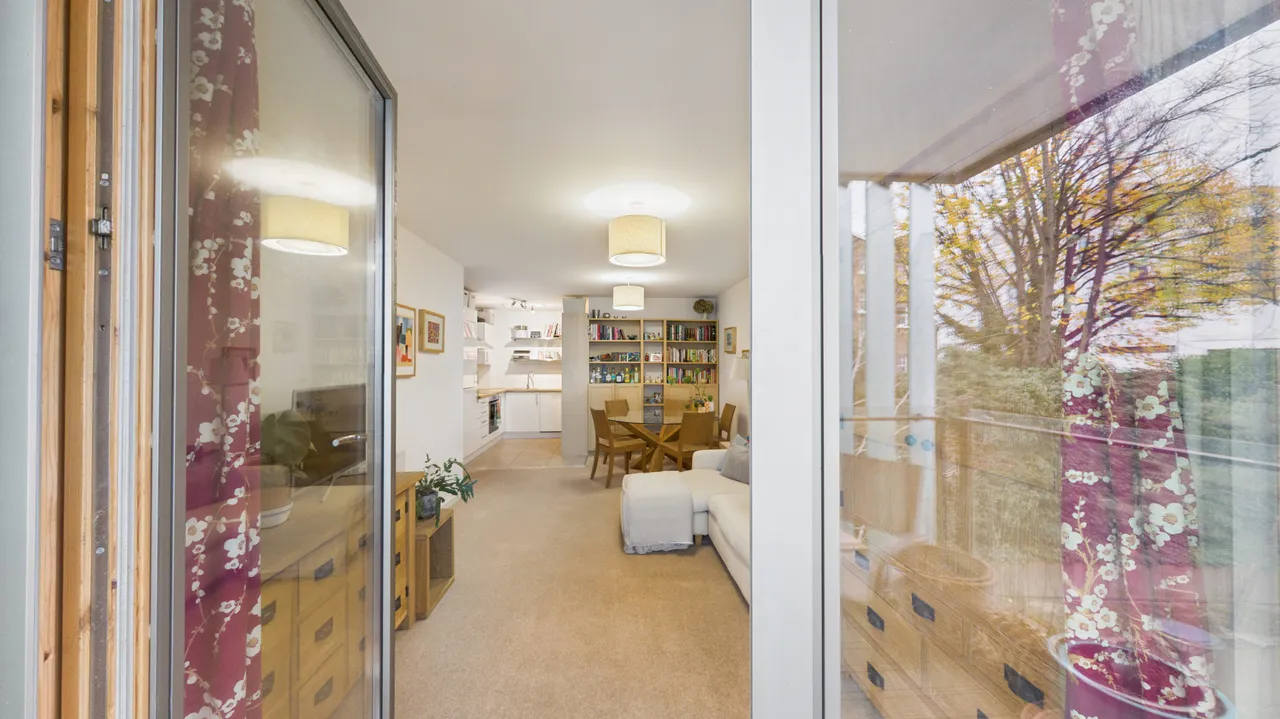 Wingate Square, London, SW4, photo 9