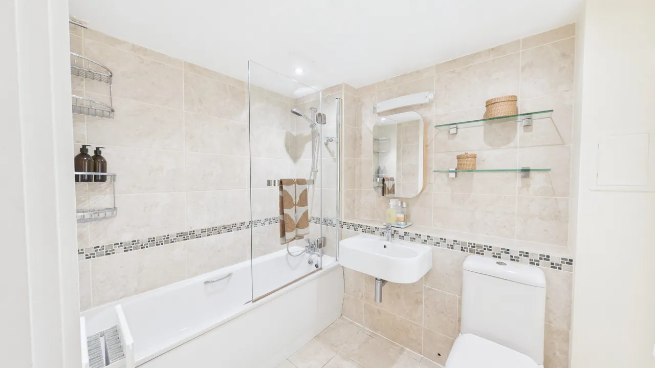 Wingate Square, London, SW4, photo 8