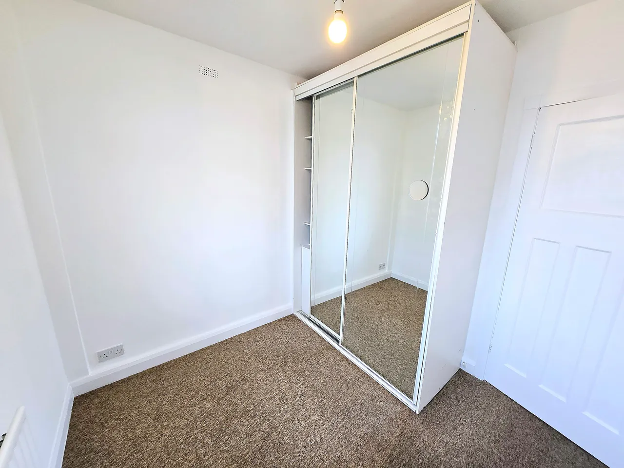 Wordsworth Avenue, Greenford, UB6, photo 3