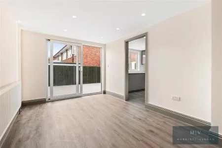 Croydon Road, Beddington, photo 4