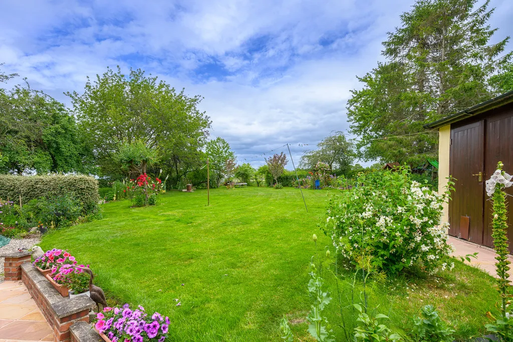 Fields Cottage Near Malpas, photo 30