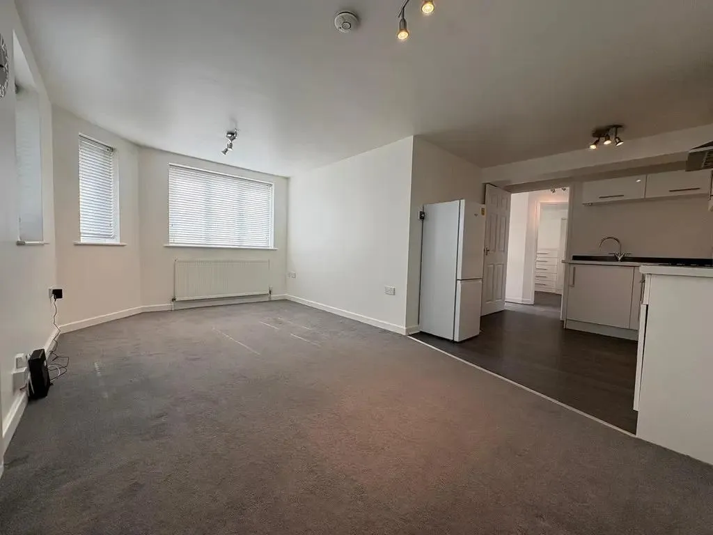 2 bed flat for sale, Gordon Road, Thatcham, RG18