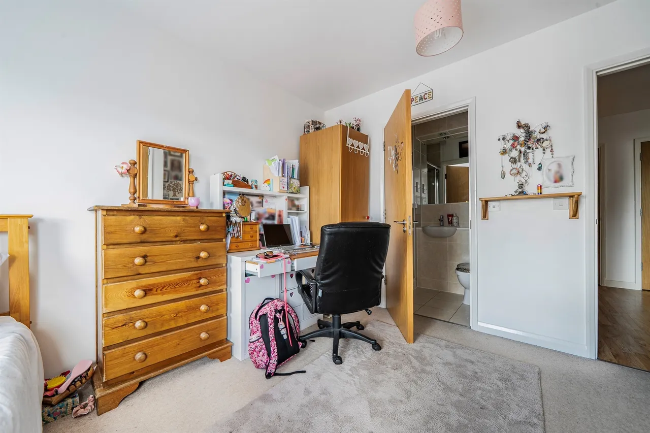 Canning Square, Enfield, EN1, photo 9