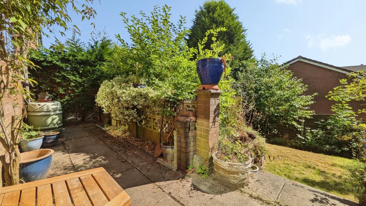 The Woods, Grotton, OL4, photo 24