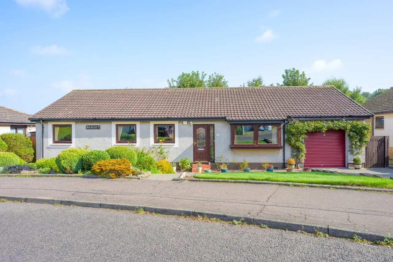 4 bed house for sale — Hillside Avenue, Dalgety Bay, KY11 9XF