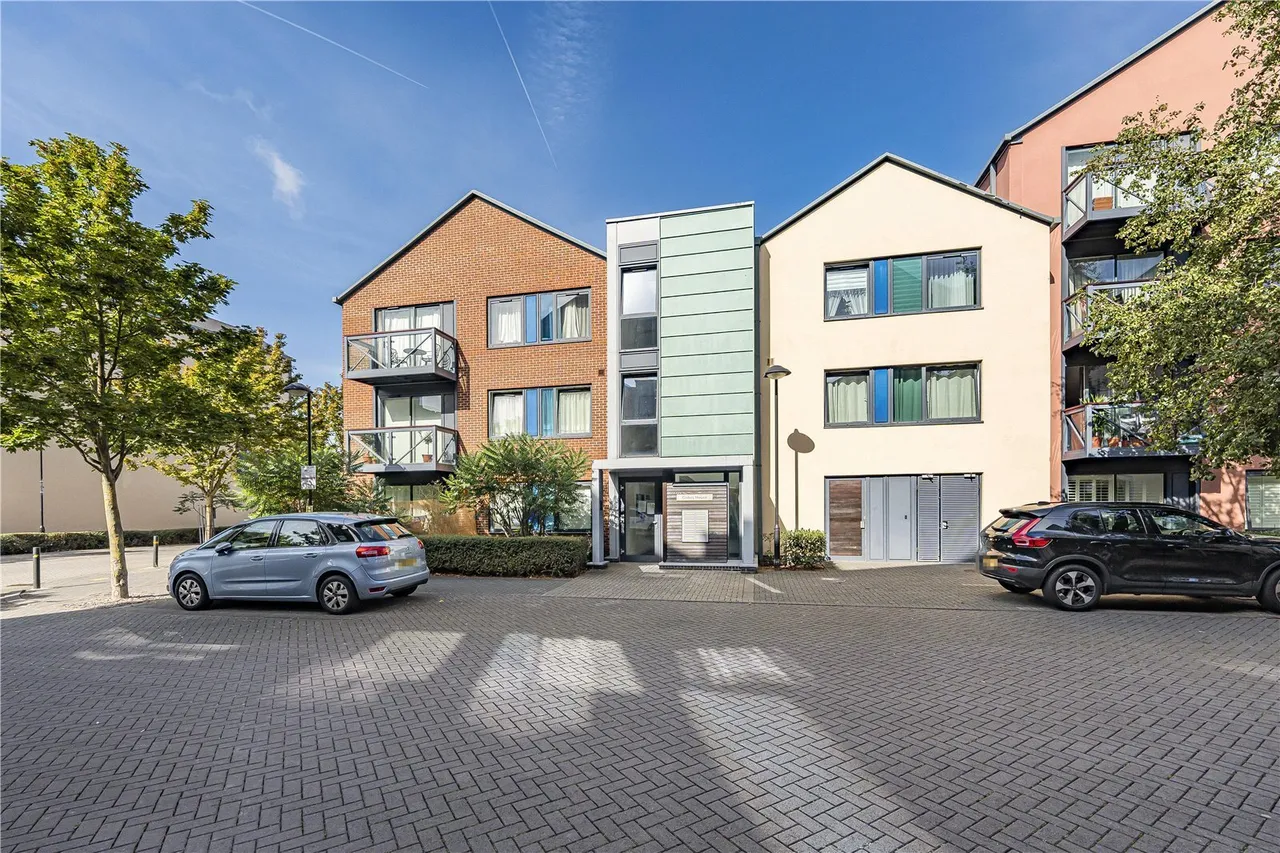 2 bed flat for sale, Union Lane, Isleworth, TW7