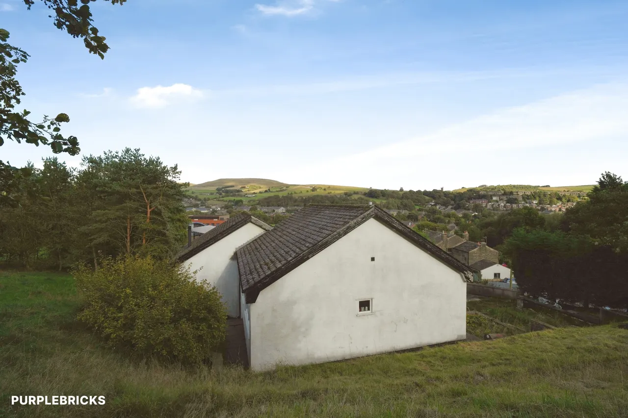 Cockhall Lane, Rochdale, OL12, photo 25