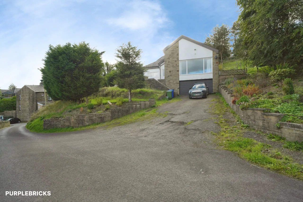 Cockhall Lane, Rochdale, OL12, photo 17