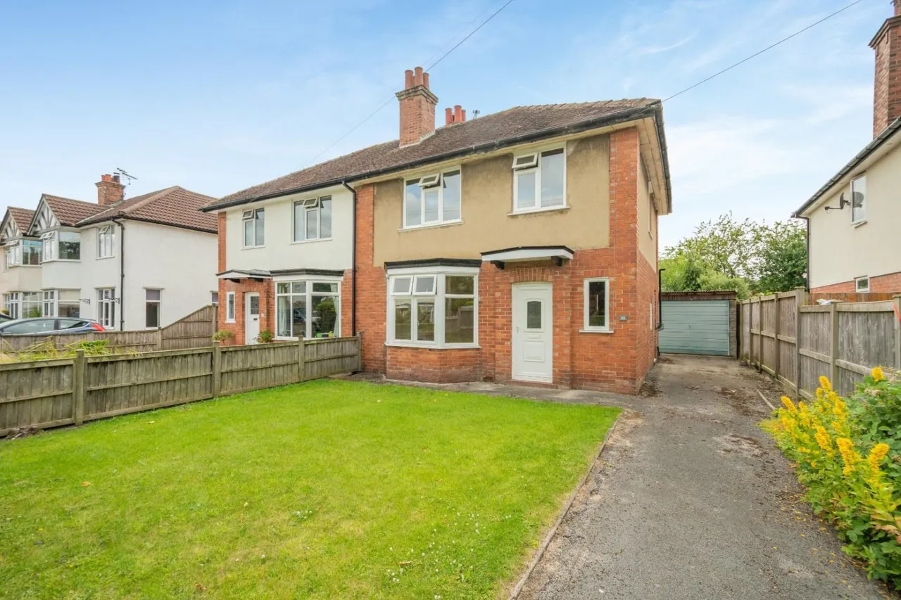 3 bed house for sale — St. Helens Road, Harrogate