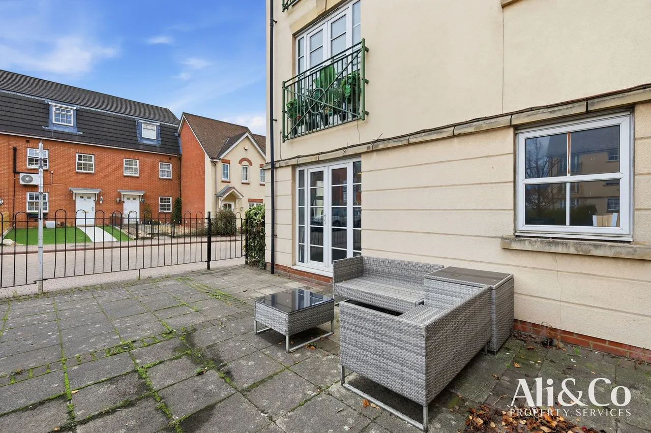 Rawlyn Close, Chafford Hundred, Essex, RM16 6BS, photo 2
