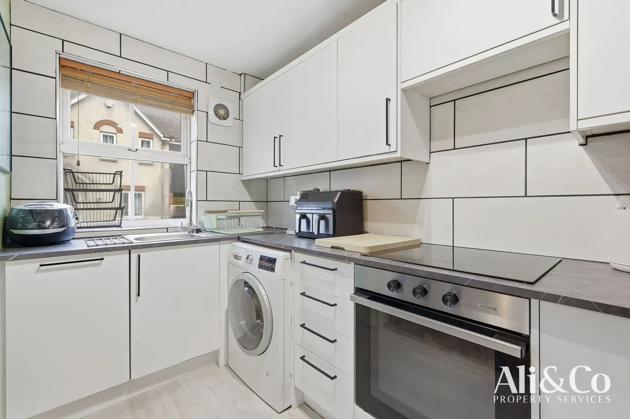 Rawlyn Close, Chafford Hundred, Essex, RM16 6BS, photo 8