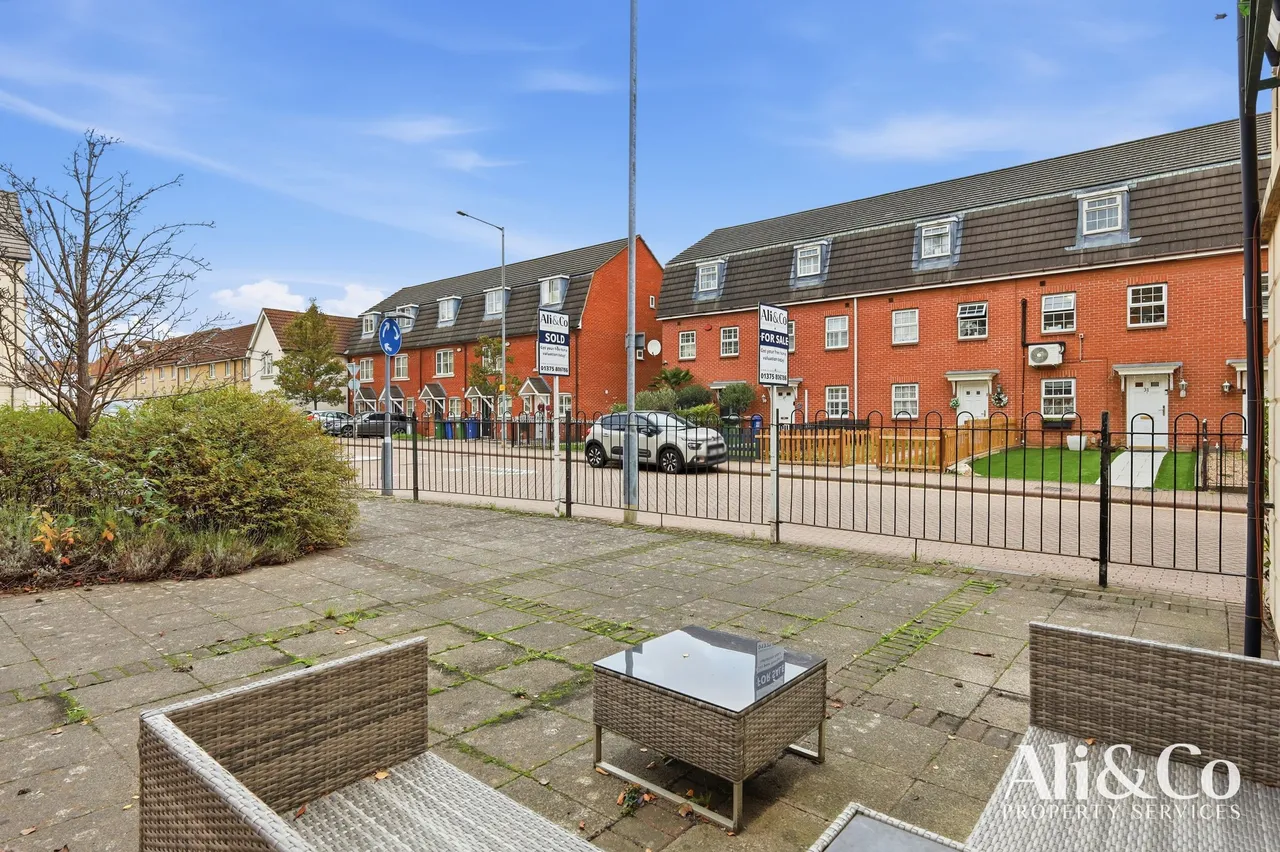 Rawlyn Close, Chafford Hundred, Essex, RM16 6BS, photo 14