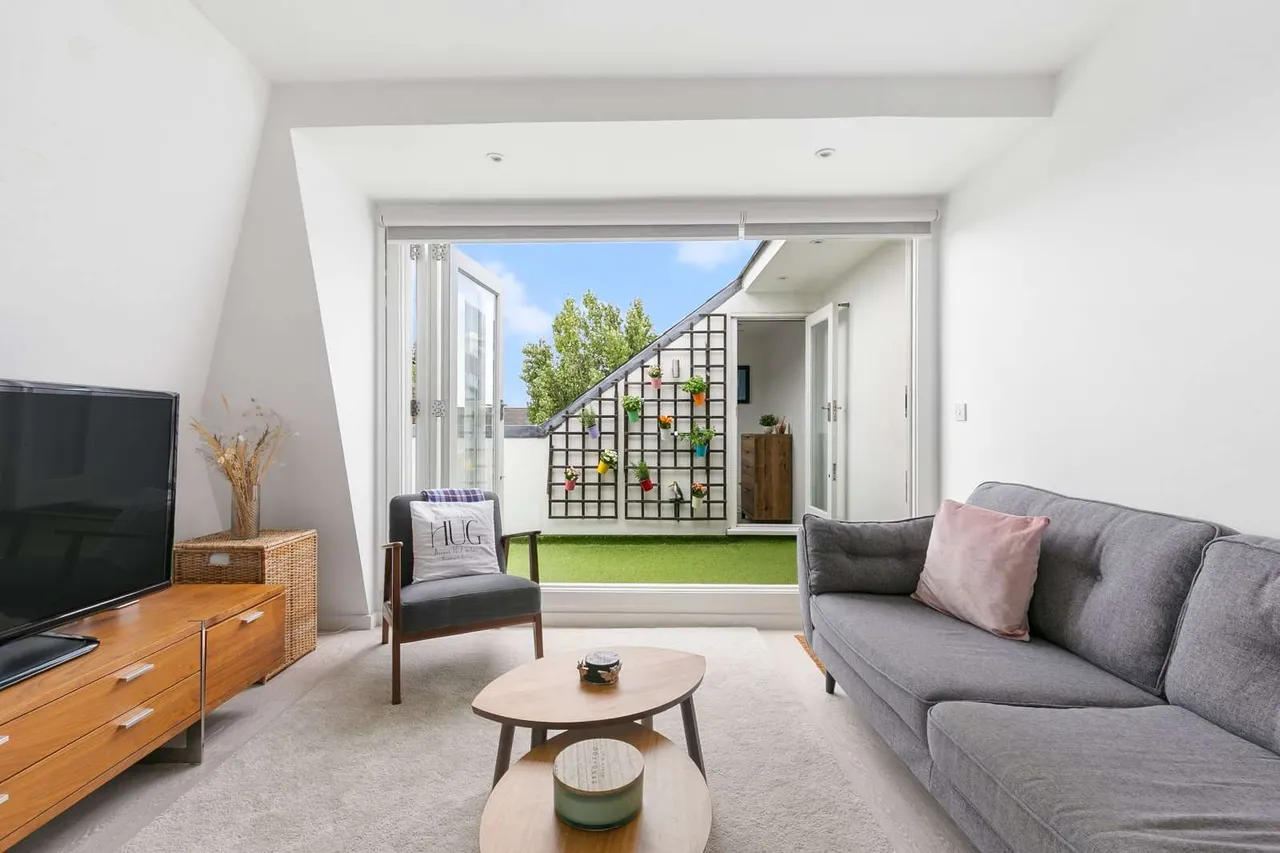 Elmfield Road, London, SW17 8AA, photo 3