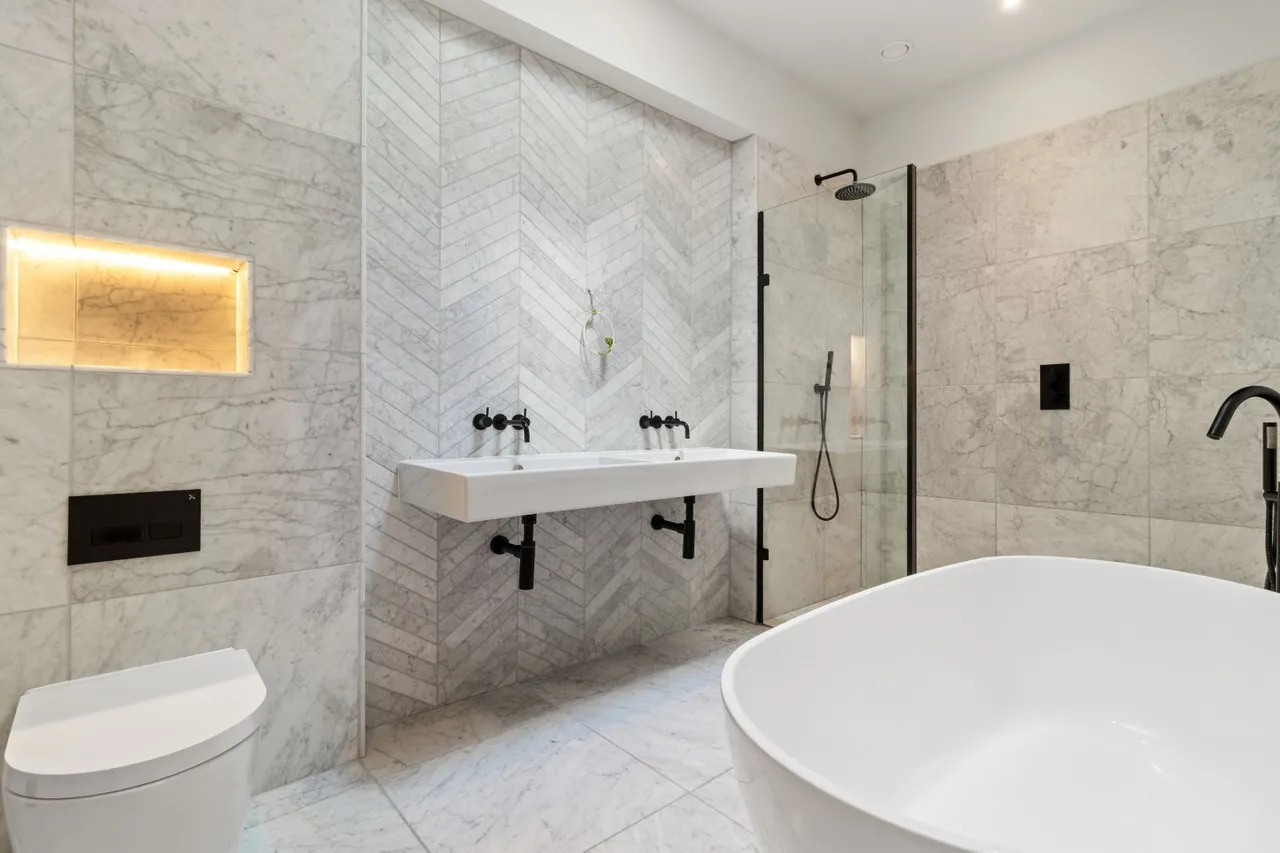 Cavendish Place, Bowdon, WA14, photo 17
