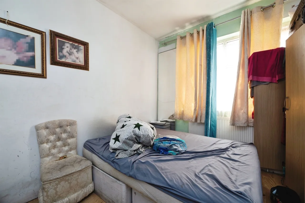 Mortlake Road, Ilford, photo 3
