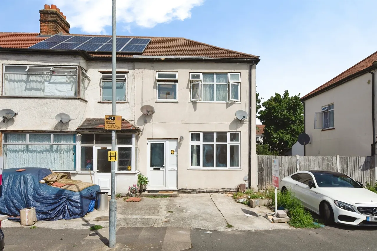 Mortlake Road, Ilford, photo 6