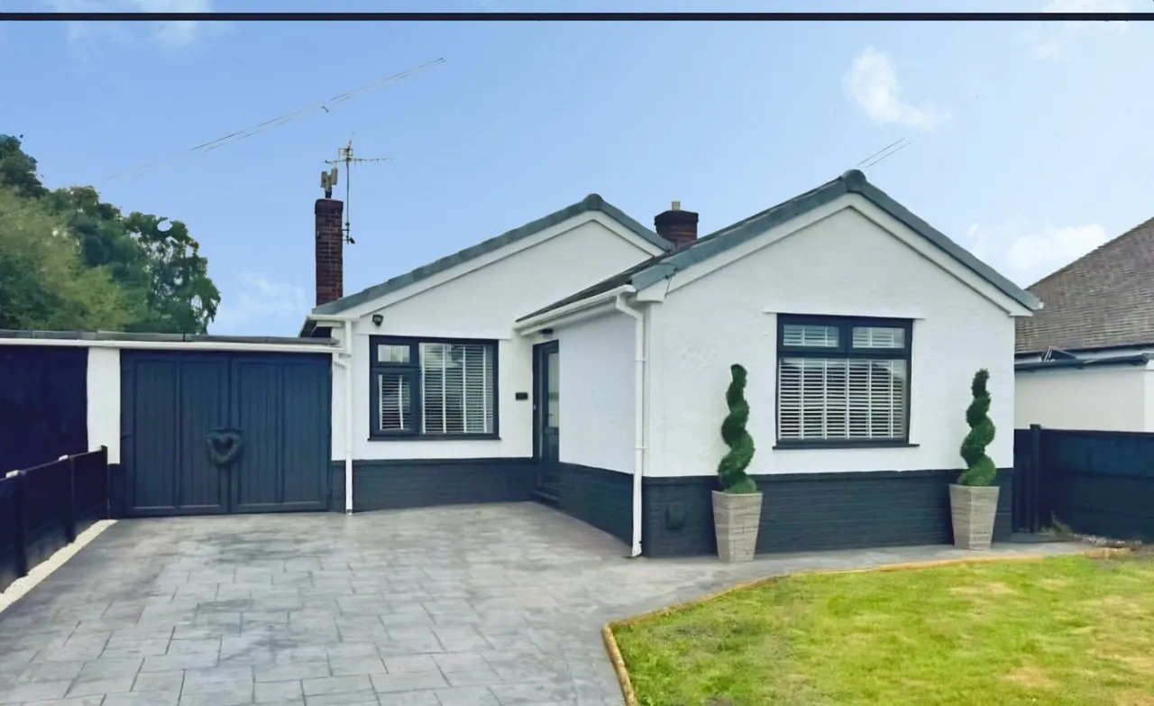 2 bed house for sale, Bryn Siriol, Coedpoeth, LL11