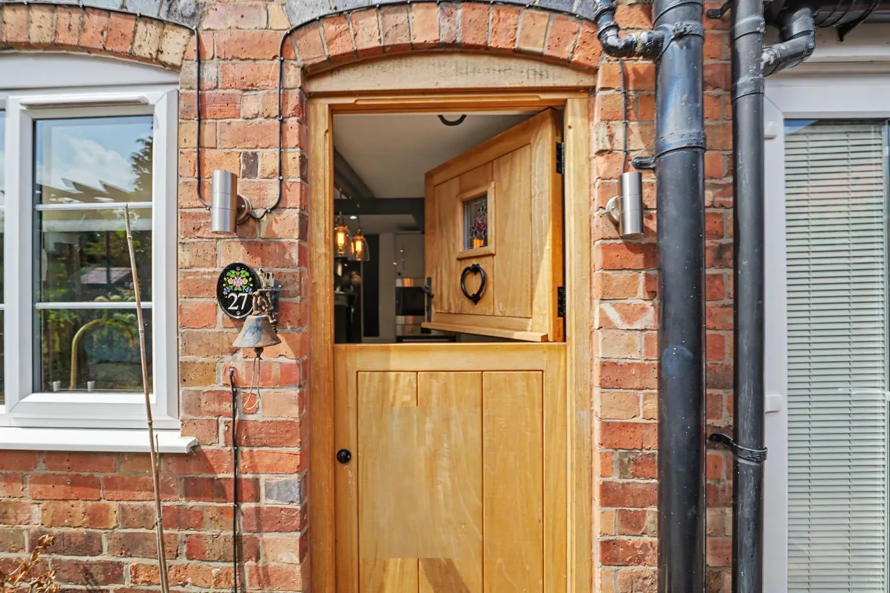 Church Street, Bulkington, CV12, photo 6
