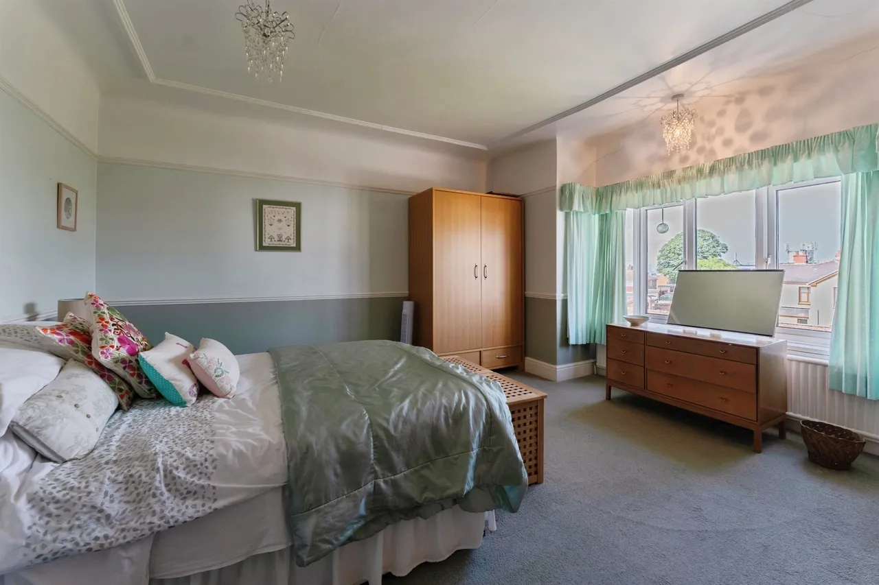 Ravenswood Avenue, Rock Ferry, CH42, photo 12