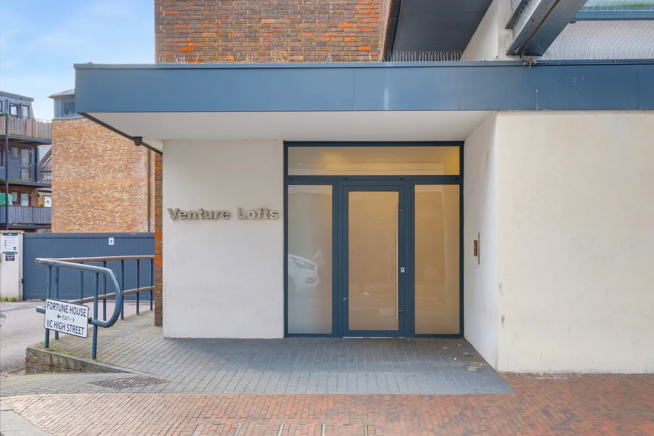 High Street, Purley, CR8, photo 6