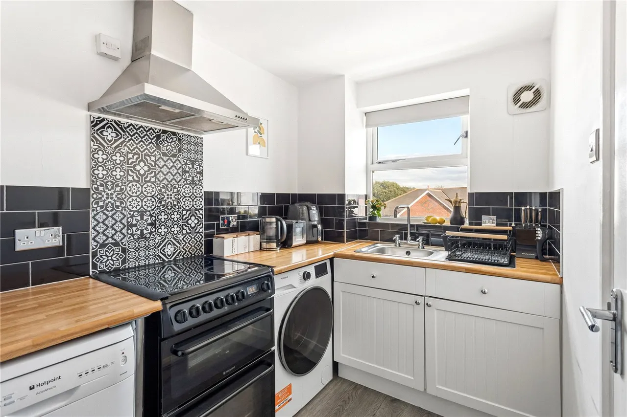 1 bed flat for sale — Henry Doulton Drive, London, SW17