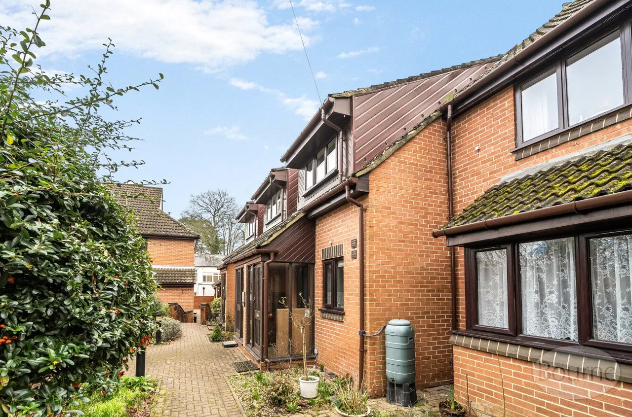 Tower Close, Liphook, GU30, photo 13