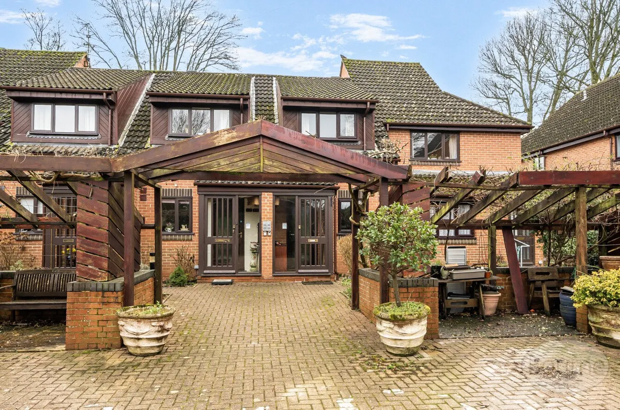 Tower Close, Liphook, GU30, photo 18