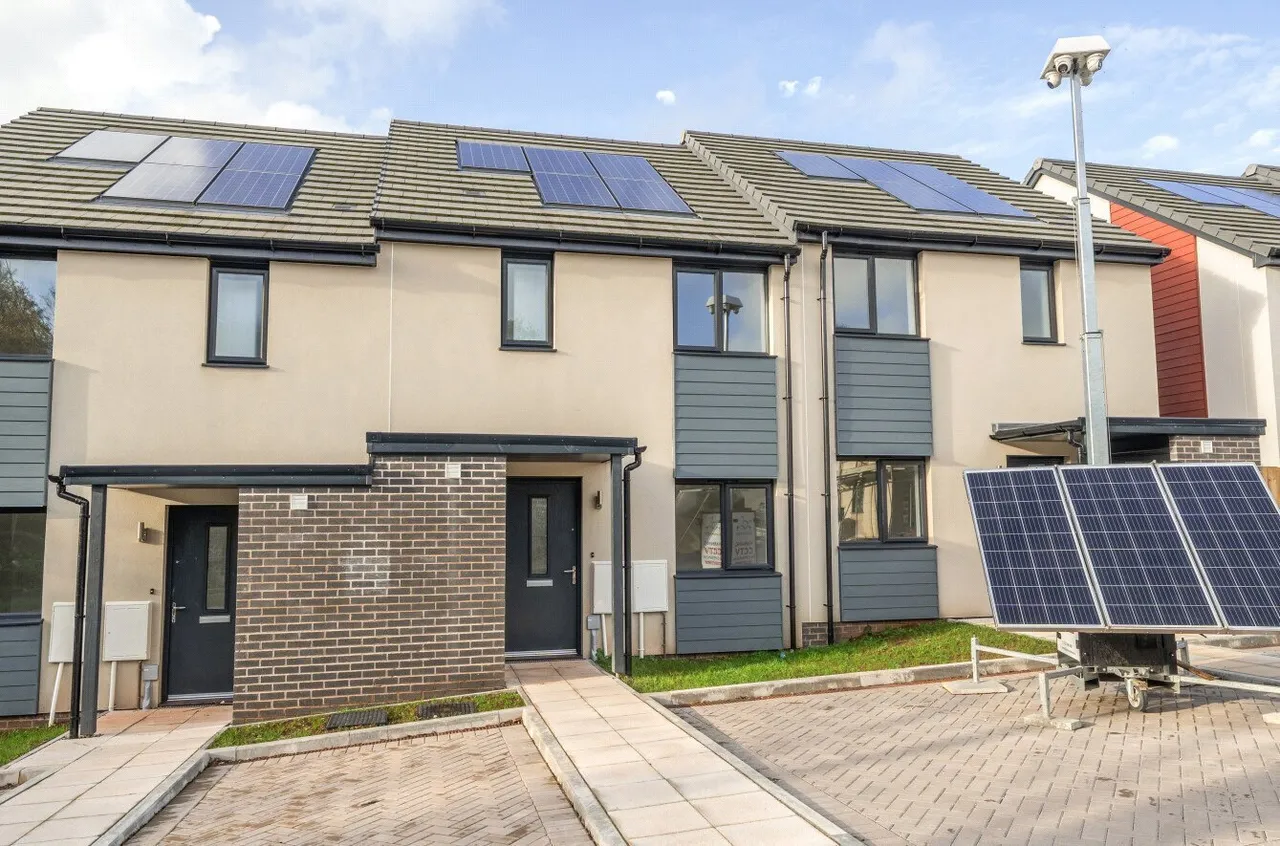 3 bed property for sale, Crownhill, Plymouth, PL6