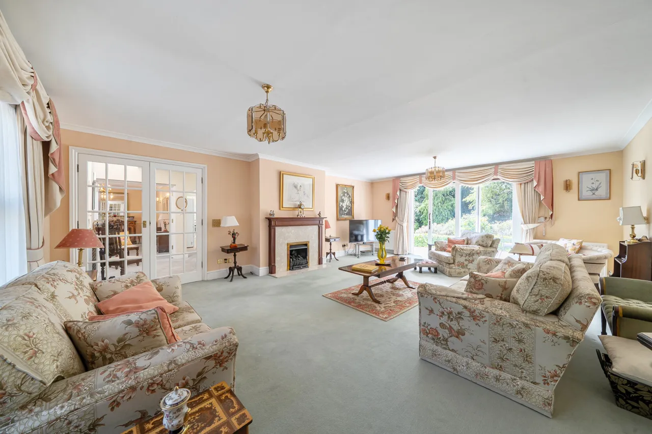 Woodhall Drive, Pinner, HA5, photo 2