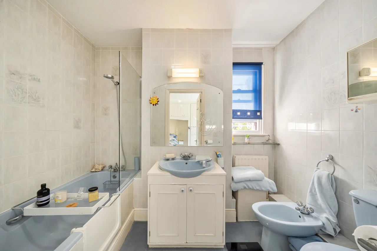 Woodhall Drive, Pinner, HA5, photo 11