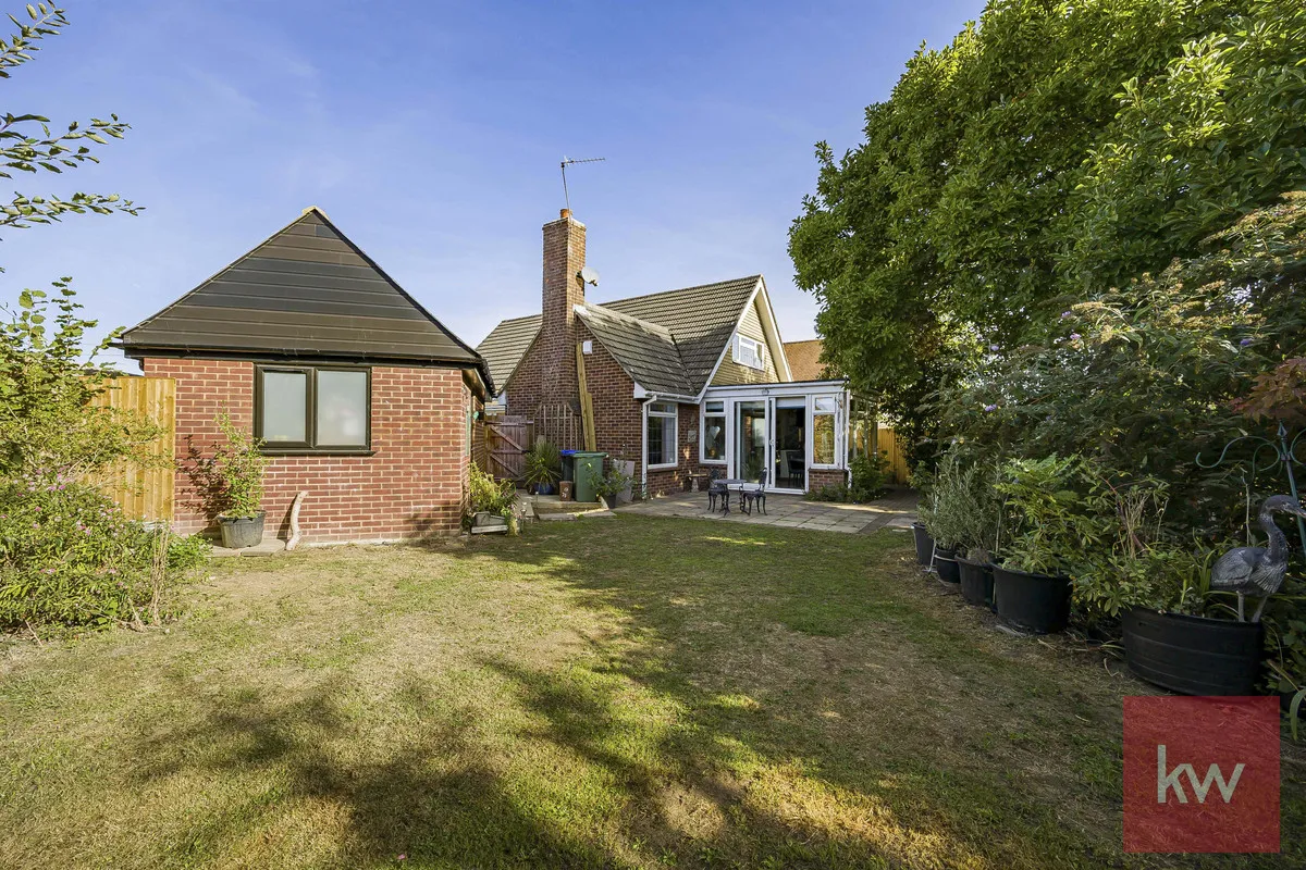 Slough, SL1, photo 3