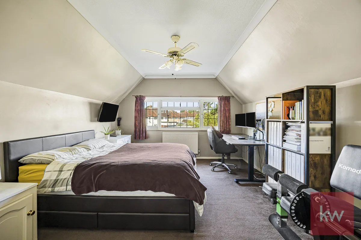 Slough, SL1, photo 16