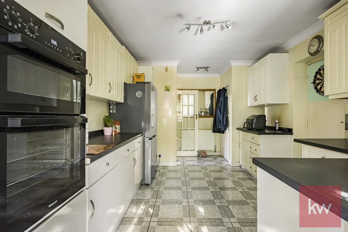 Slough, SL1, photo 8
