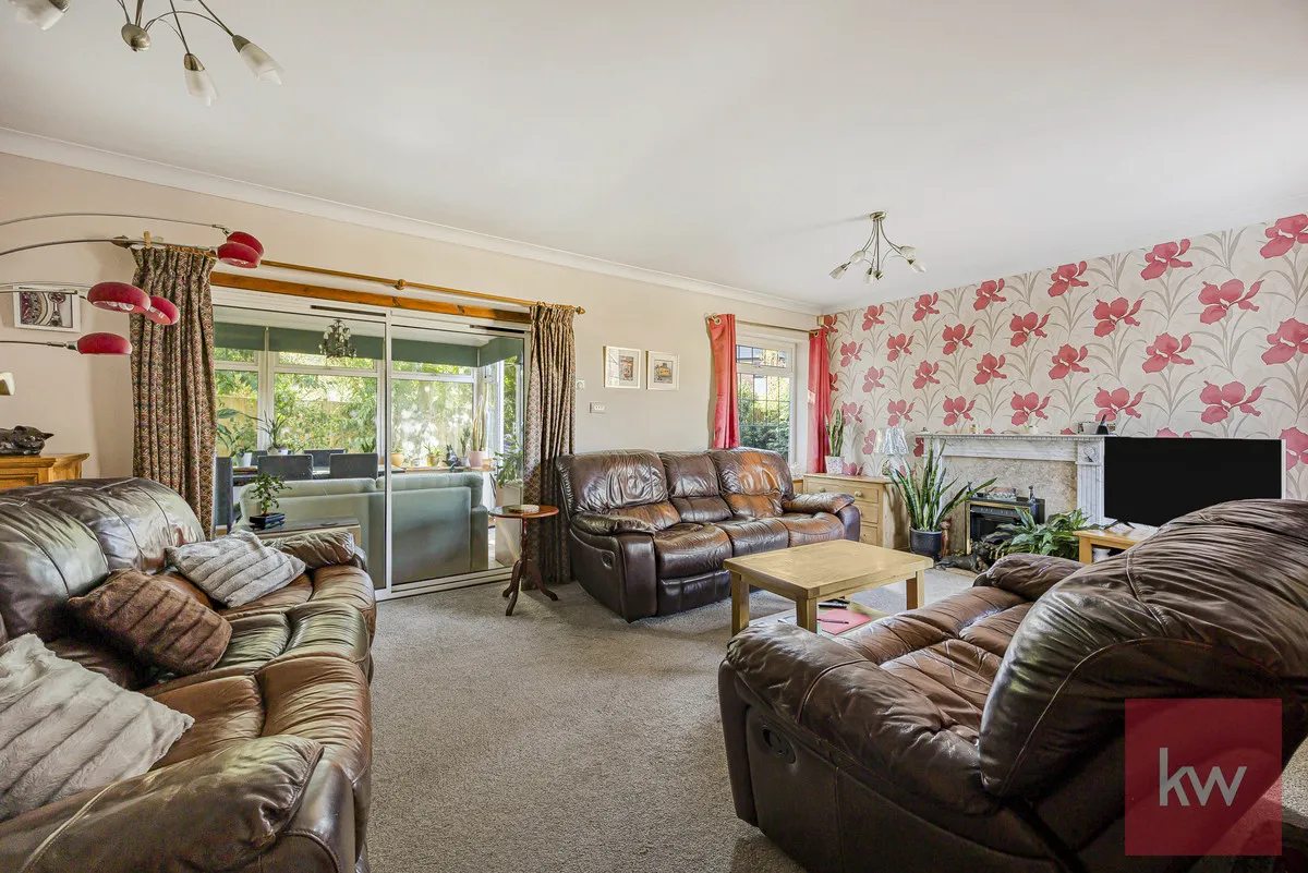 Slough, SL1, photo 9