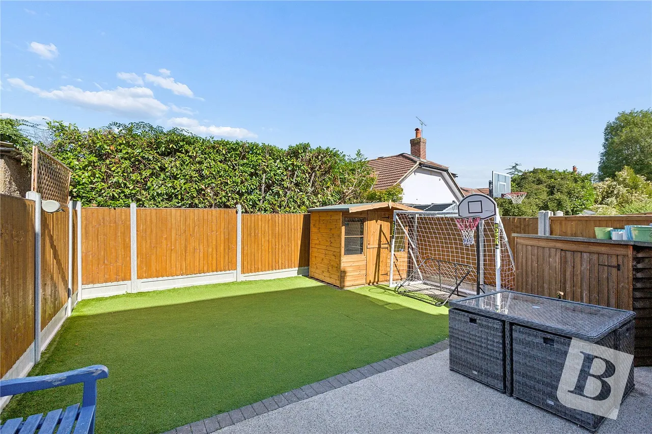 Marlborough Close, Upminster, RM14, photo 17