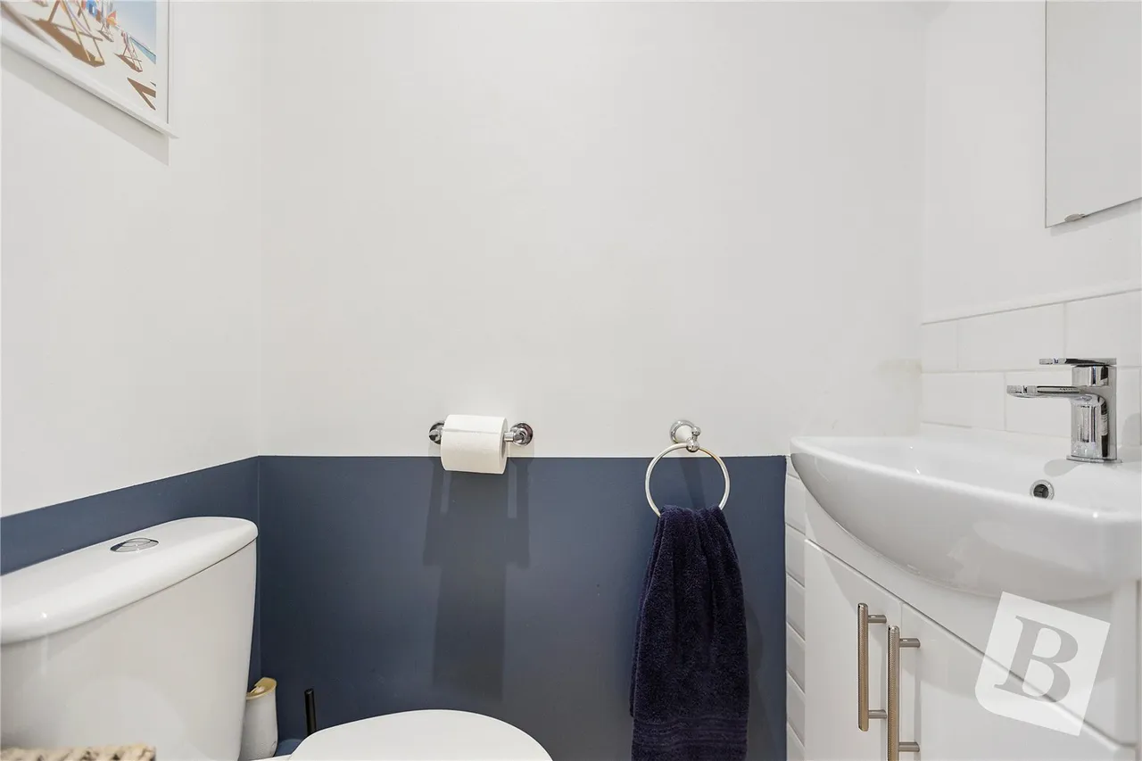 Marlborough Close, Upminster, RM14, photo 14