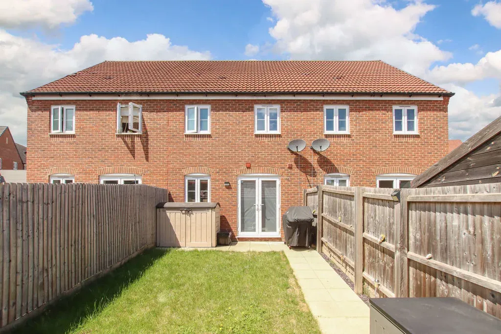 Woodpecker Drive, Hemel Hempstead, Hertfordshire, HP3 0FQ, photo 2