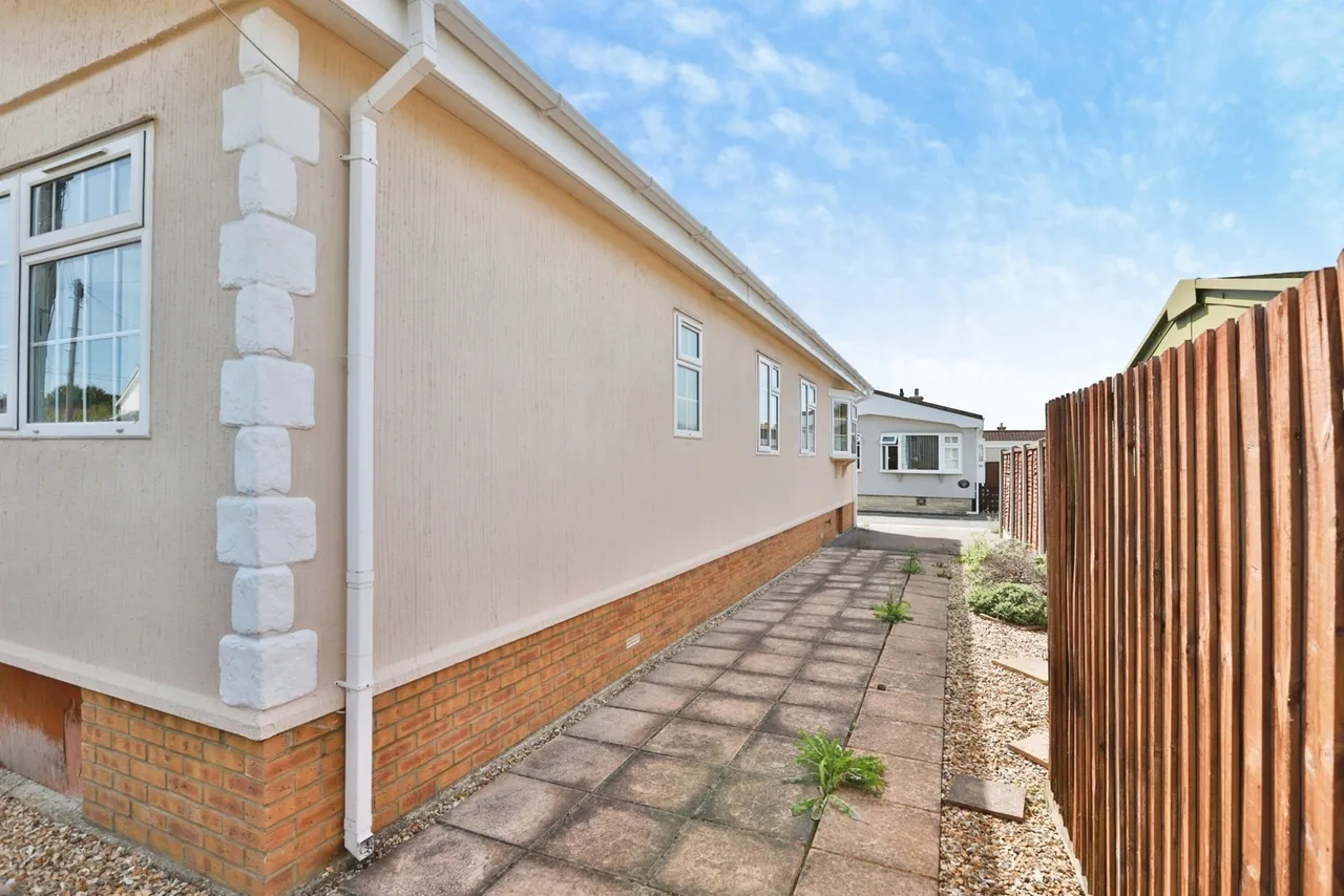 Southampton Road, Ringwood, BH24, photo 7
