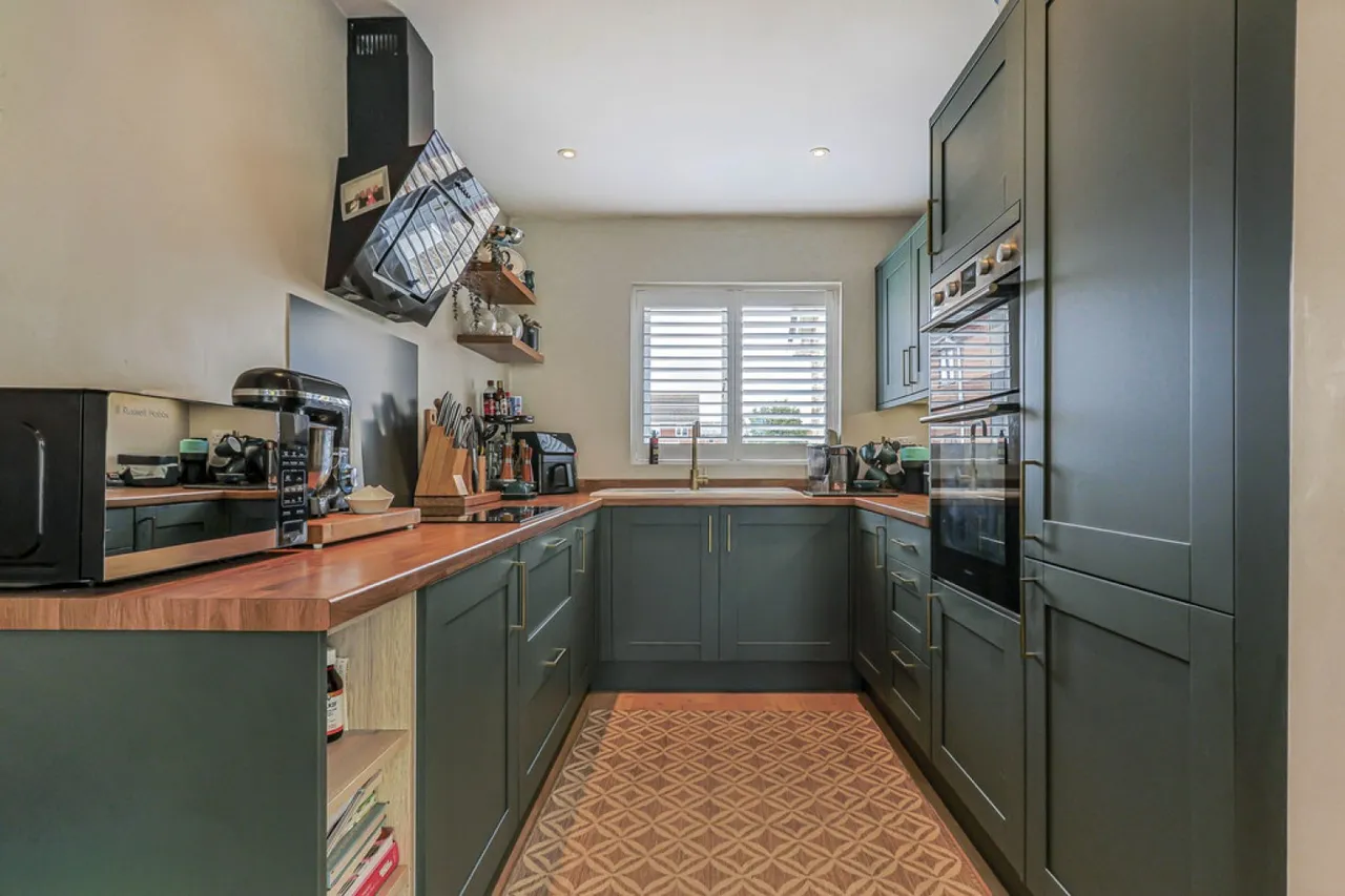 Bernards Close, Christchurch, BH23, photo 5