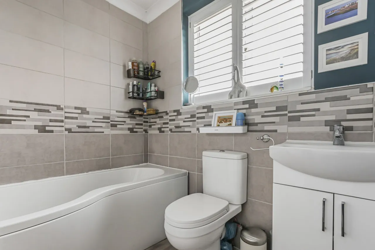 Bernards Close, Christchurch, BH23, photo 14