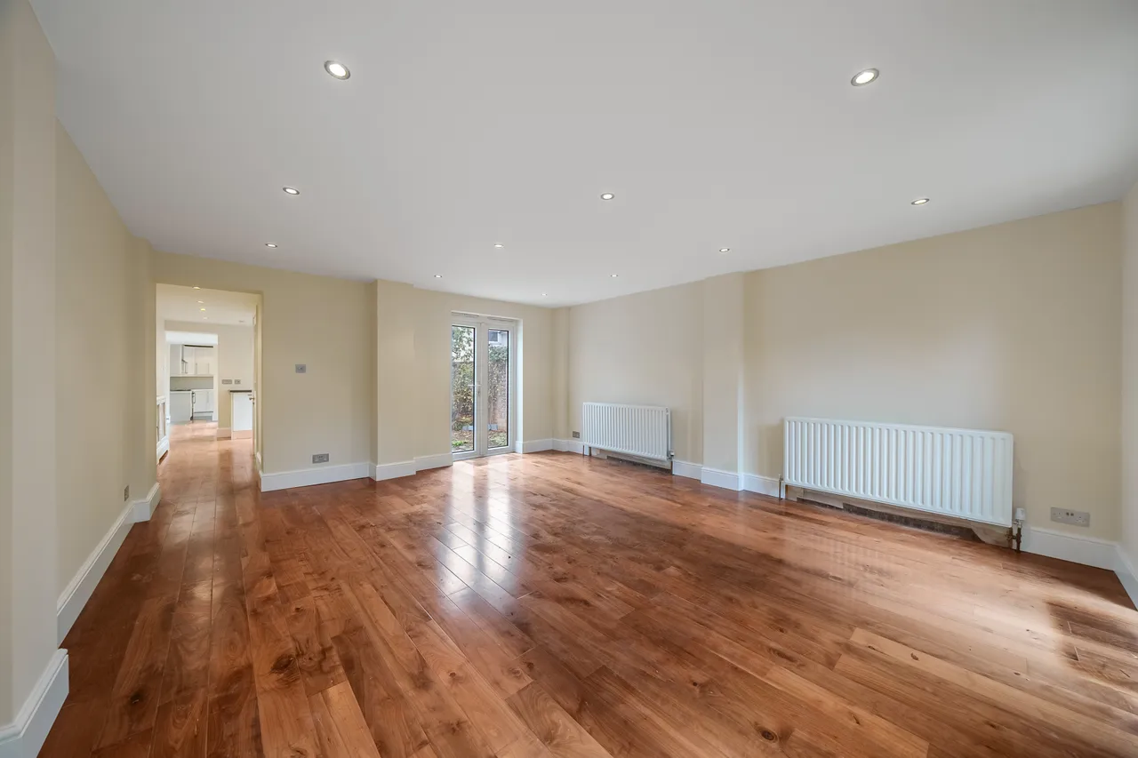 Victoria Road, Addlestone, KT15, photo 6