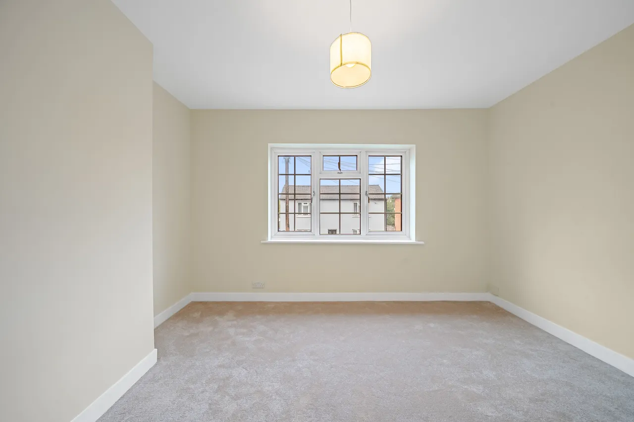 Victoria Road, Addlestone, KT15, photo 10