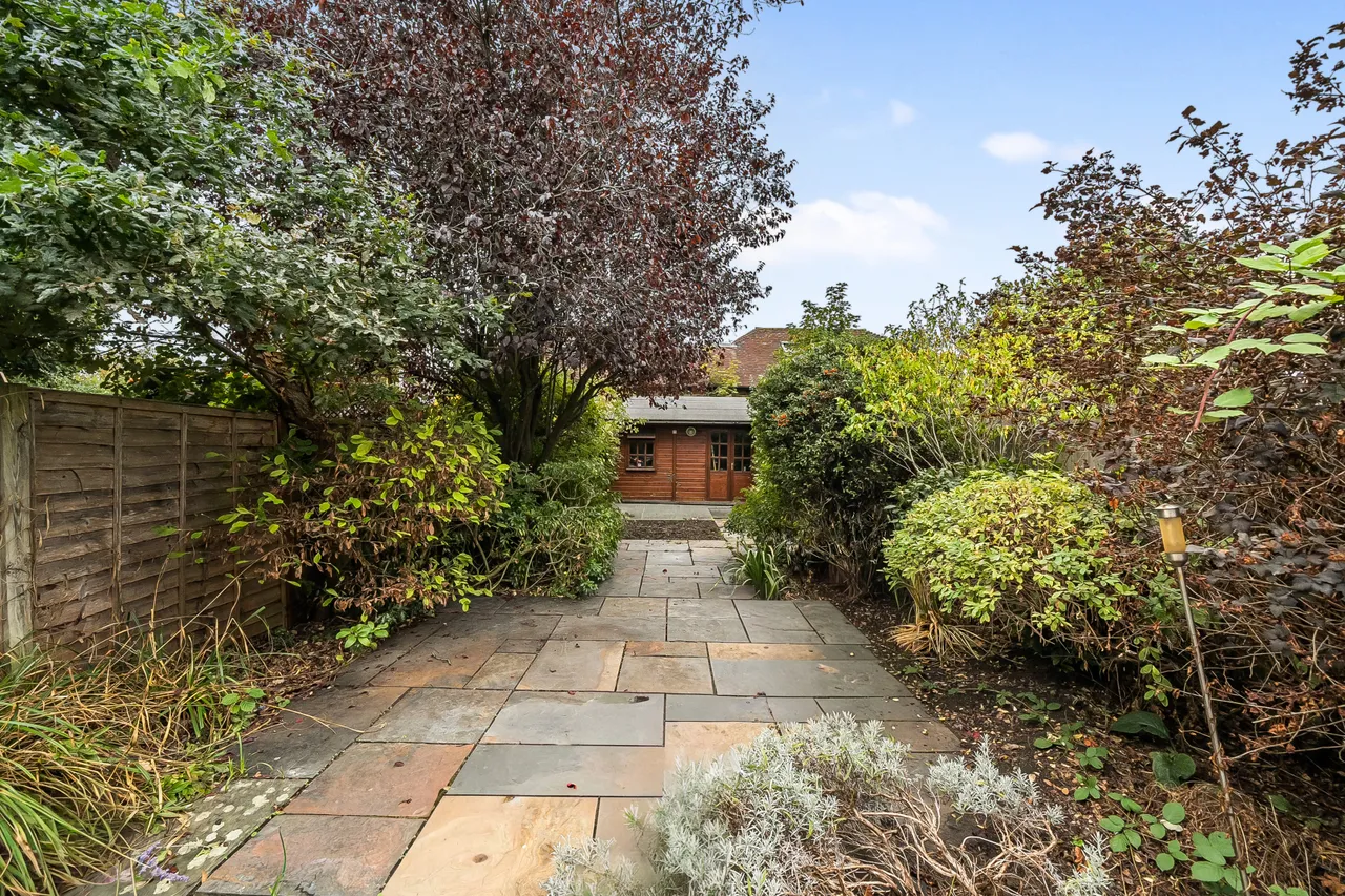 Victoria Road, Addlestone, KT15, photo 14