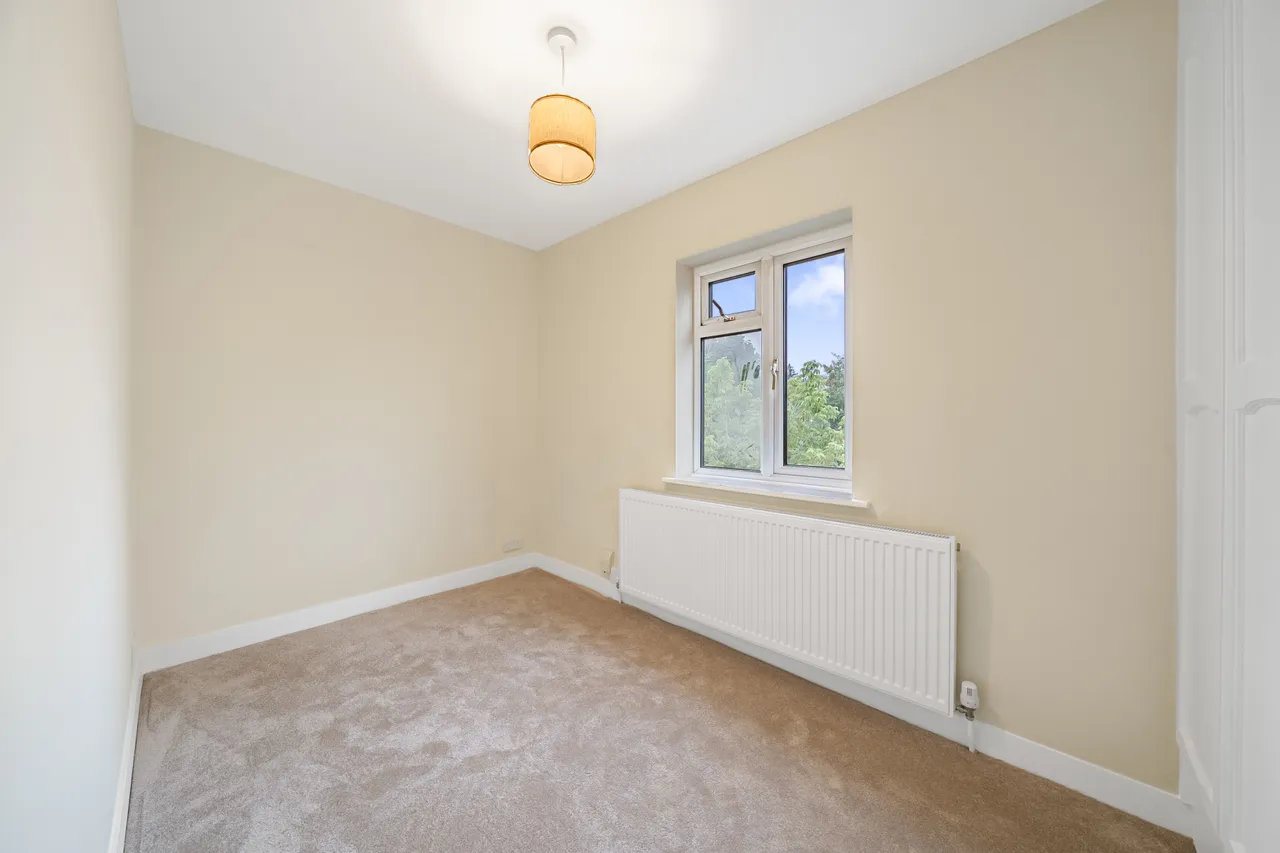 Victoria Road, Addlestone, KT15, photo 13