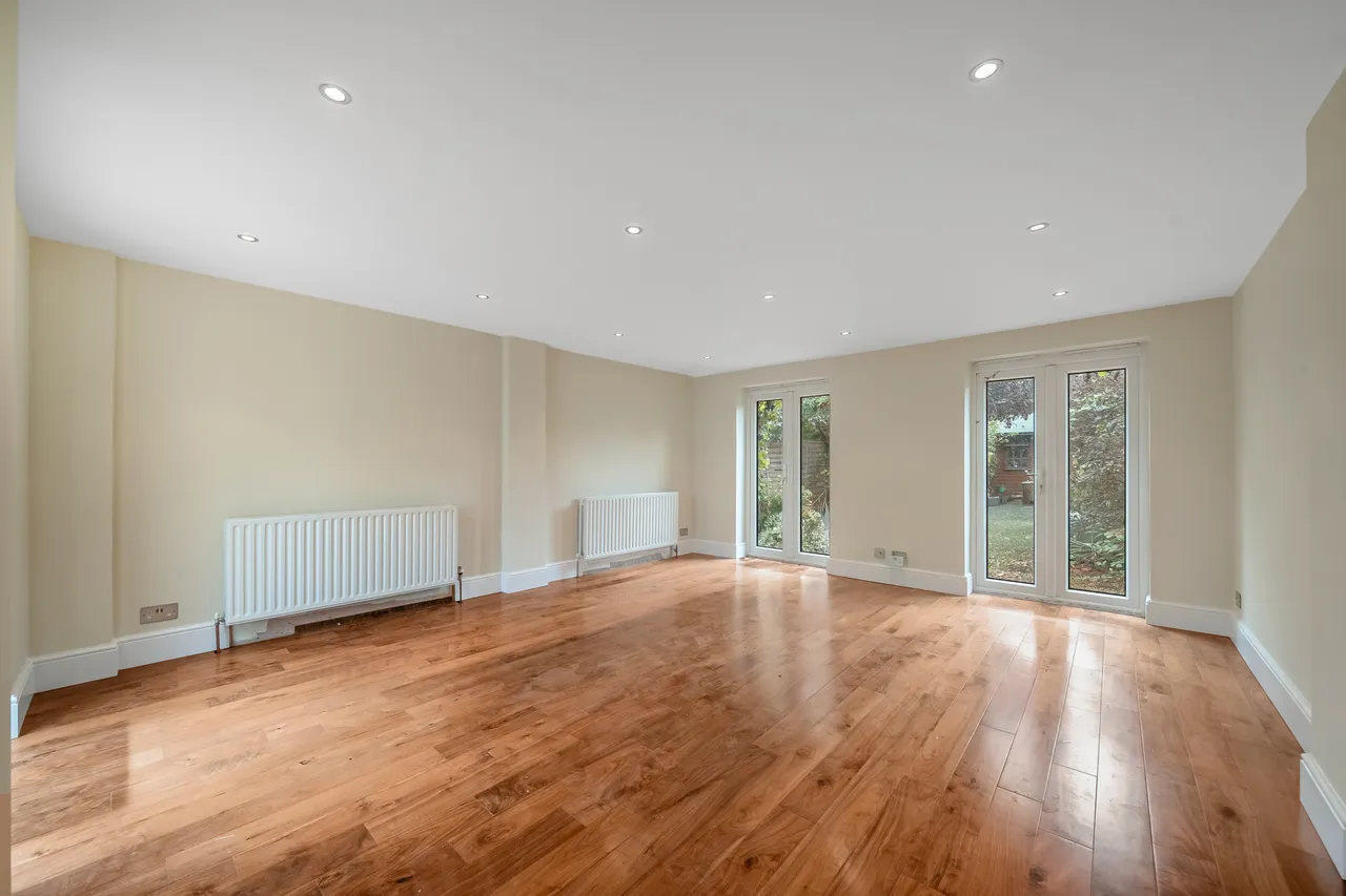 Victoria Road, Addlestone, KT15, photo 3
